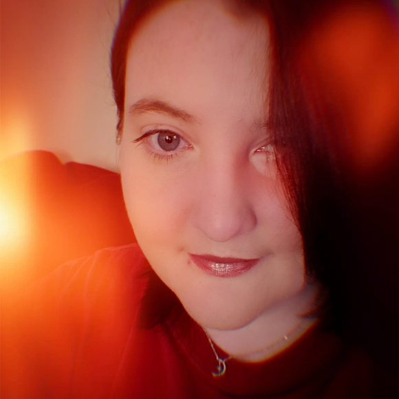 Meet your Posher, Amanda - Picture 1 of 1